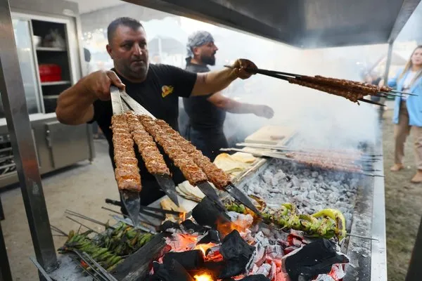 500 bin şiş et, 400 bin şişe şalgam tüketildi